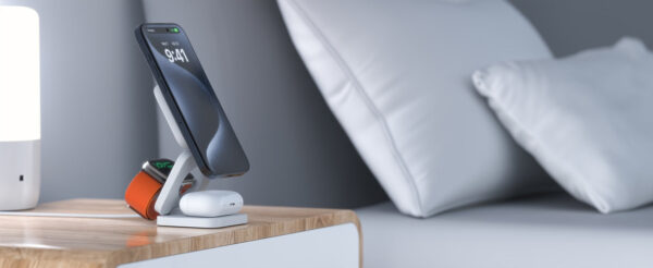 91f3ce0c-b878-4c60-a2c2-e97b5ac44070-1.jpg 3-in-1 Magnetic Foldable Wireless Travel Charger Pro -- MotPoet